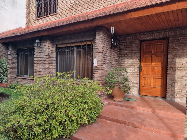 Hermosa Residencia en Aldo Bonzi