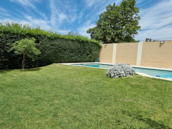 Hermoso Chalet en Esquina