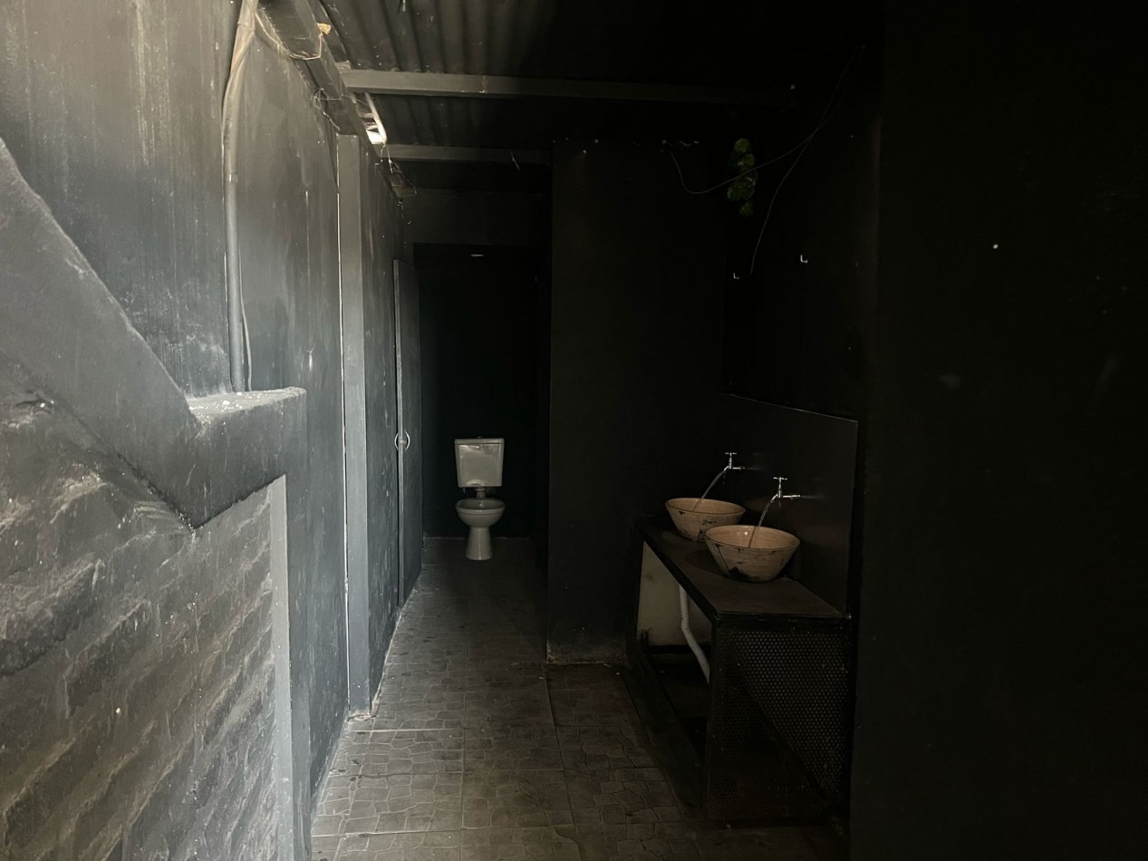 Imponente Local Comercial en Alquiler