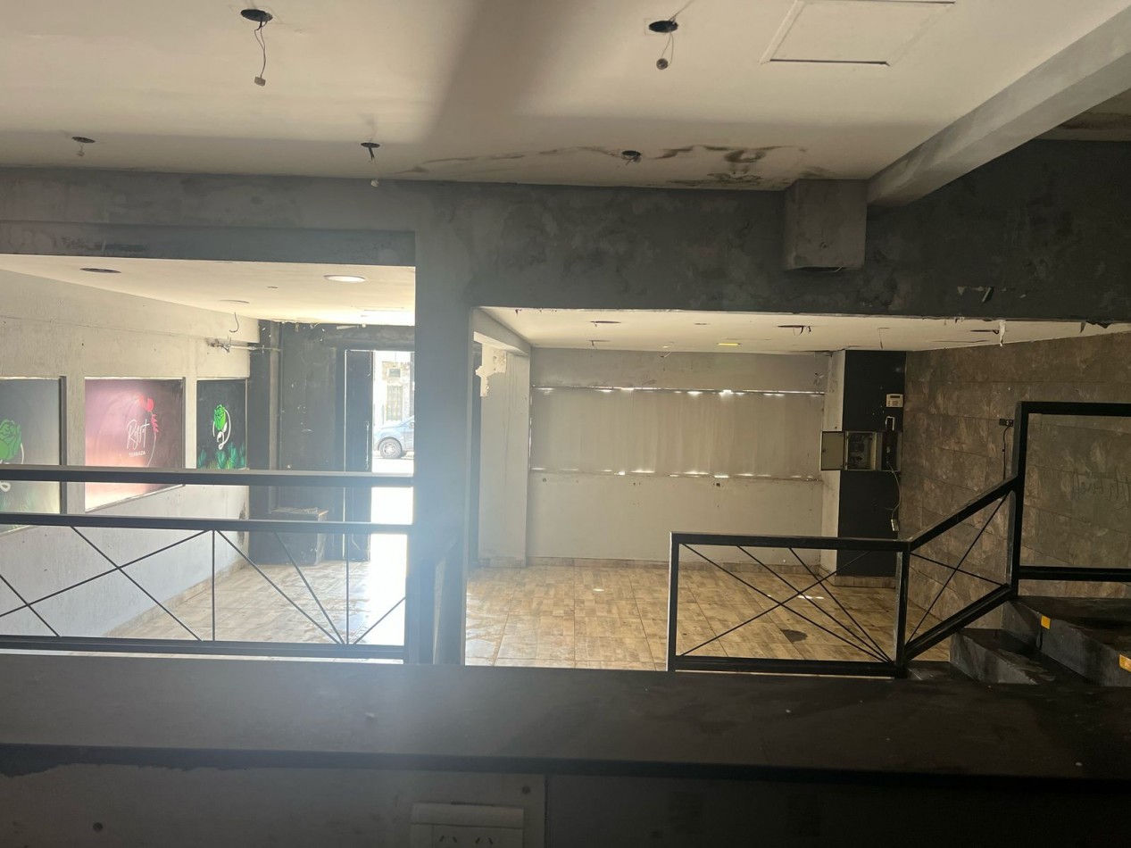 Imponente Local Comercial en Alquiler