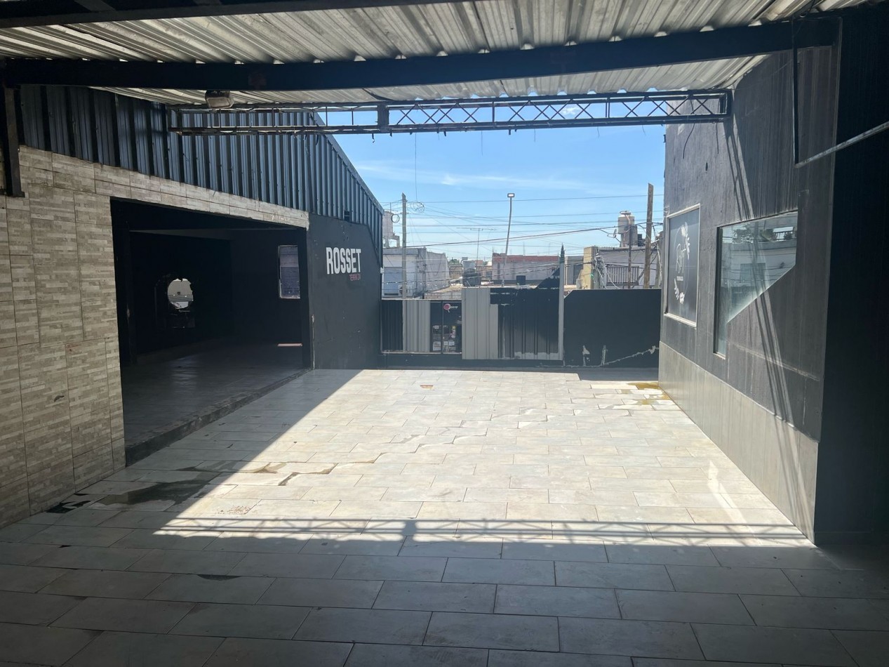 Imponente Local Comercial en Alquiler