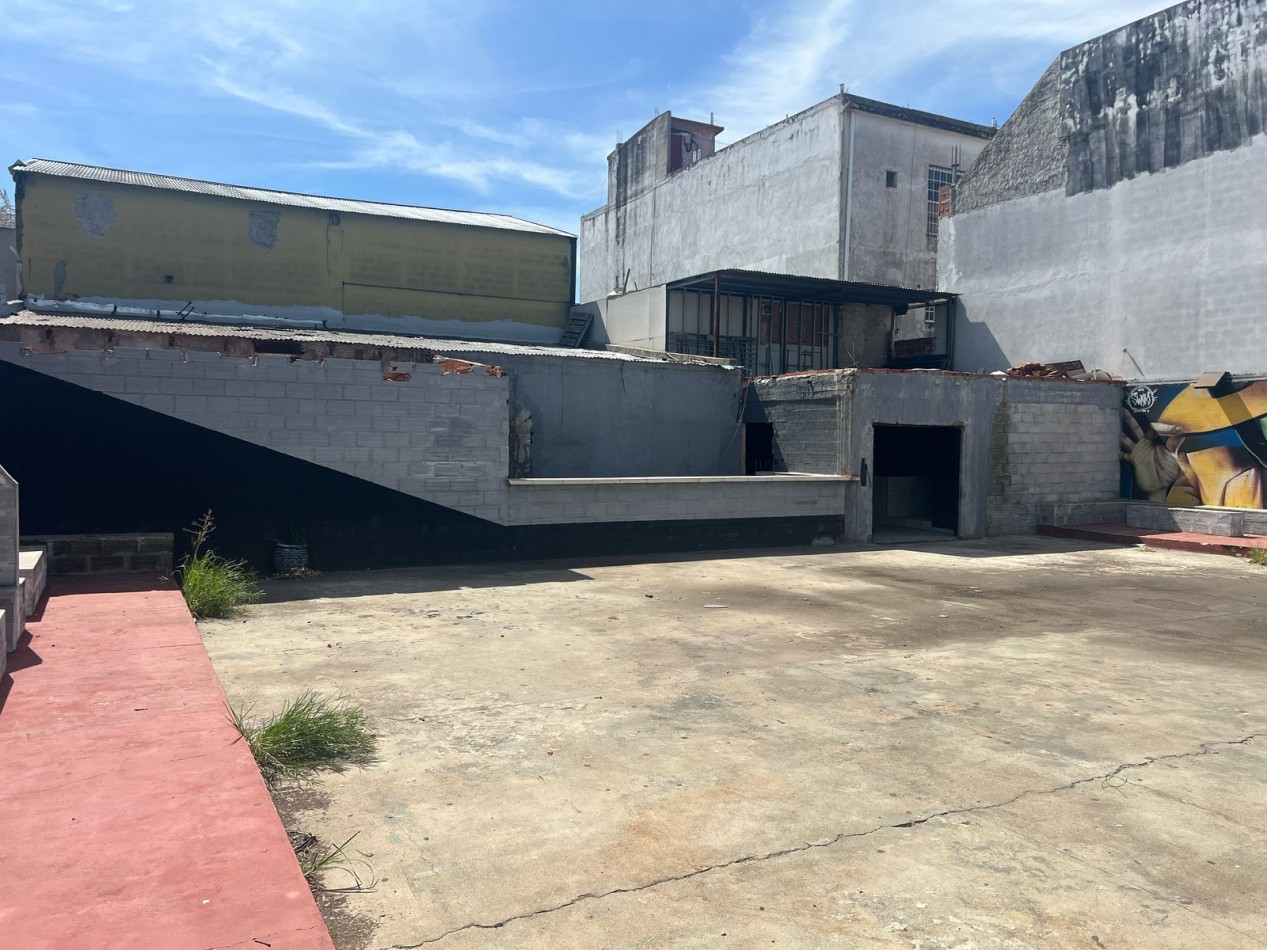 Imponente Local Comercial en Alquiler