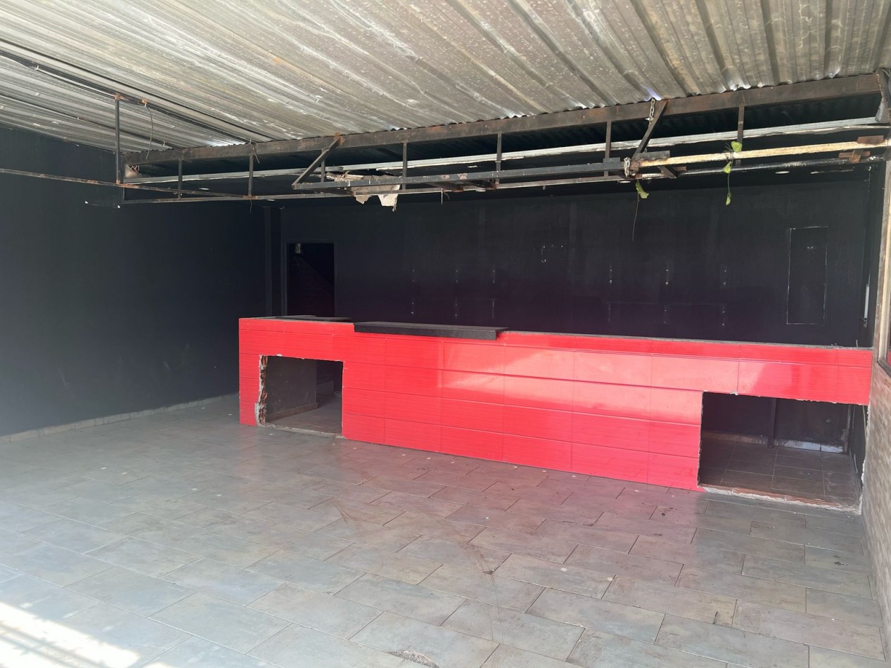 Imponente Local Comercial en Alquiler