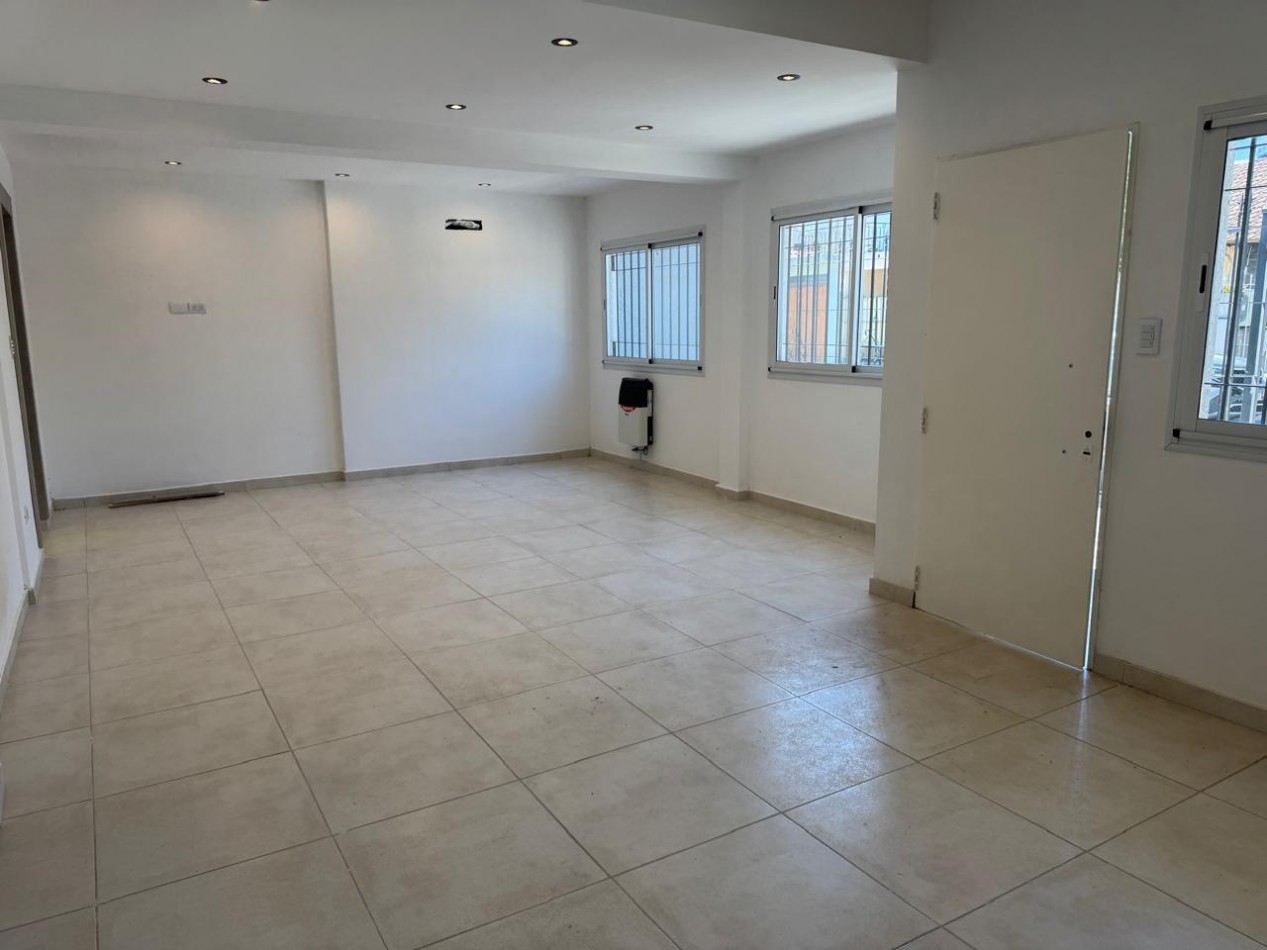 Inmejorable casa de Barrio 15 de Diciembre