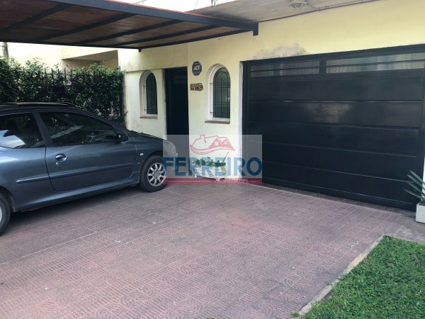 Hermosa casa de las 200 Viviendas