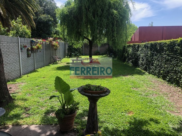 Hermosa casa de las 200 Viviendas